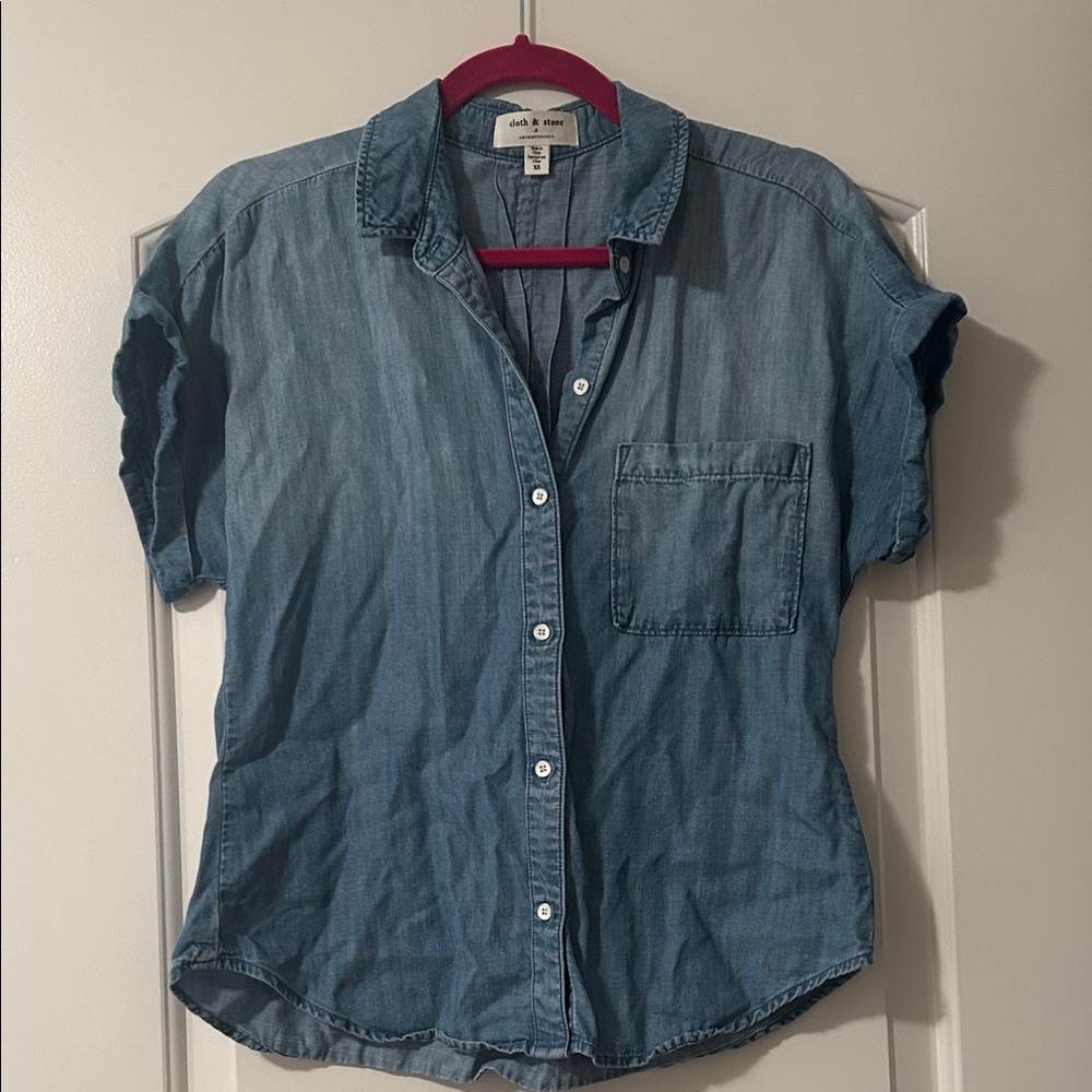 Anthropolgie Chambray Short Sleeve Shirt
